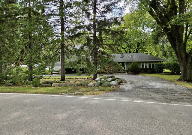 Photo 4 of Single family home for sale at 2n720 Woodcrest Dr, West Chicago, IL 60185 | MLS# 12764183 | Listing updated on 2026-10-07