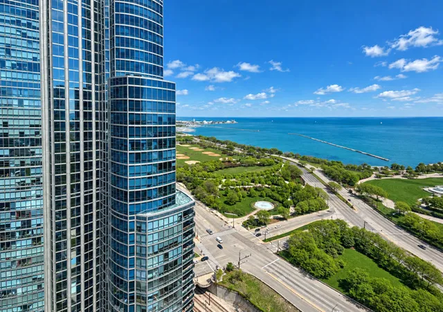 Photo 3 of Condo for sale at 1235 S Prairie Ave #3509, Chicago, IL 60605 | MLS# 12764187 | Listing updated on 2026-09-25