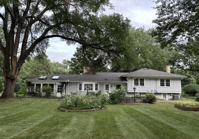 Photo 3 of Single family home for sale at 1116 Woodview Rd, Burr Ridge, IL 60527 | MLS# 12764197 | Listing updated on 2026-09-28