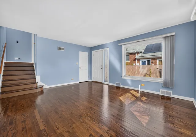 Photo 3 of Townhouse for sale at 816 S La Grange Rd, La Grange, IL 60525 | MLS# 12764202 | Listing updated on 2026-09-24