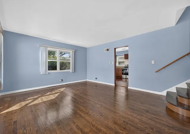 Photo 3 of Townhouse for sale at 816 S La Grange Rd, La Grange, IL 60525 | MLS# 12764202 | Listing updated on 2026-09-24