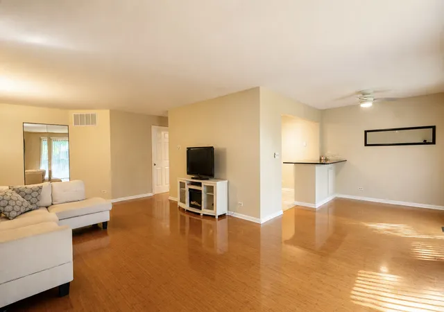 Photo 4 of Townhouse for sale at 1253 Beechwood Ct, Schaumburg, IL 60193 | MLS# 12764204 | Listing updated on 2026-09-24