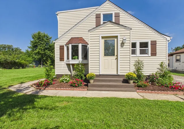 Photo 1 of Single family home for sale at 856 Marie Ave, Machesney Park, IL 61115 | MLS# 12764205 | Listing updated on 2026-09-24