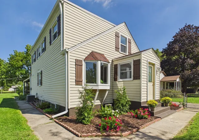 Photo 4 of Single family home for sale at 856 Marie Ave, Machesney Park, IL 61115 | MLS# 12764205 | Listing updated on 2026-09-24
