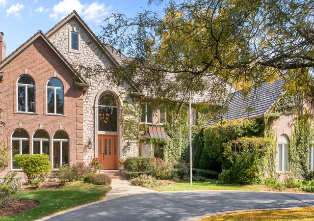 Photo 3 of Single family home for sale at 34 Deverell Dr, North Barrington, IL 60010 | MLS# 12764225 | Listing updated on 2026-10-27