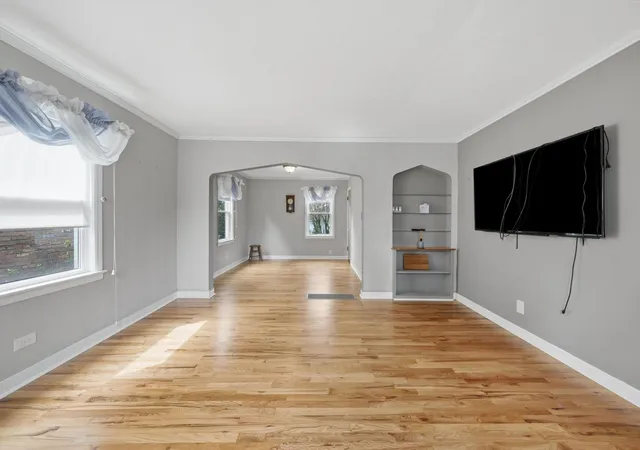 Photo 4 of Single family home for sale at 8818 S Sacramento Ave, Evergreen Park, IL 60805 | MLS# 12764227 | Listing updated on 2026-09-25
