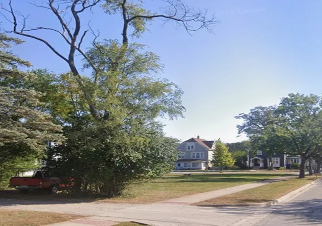 Photo 3 of Land for sale at 3840 Hollywood Ave, Brookfield, IL 60513 | MLS# 12764231 | Listing updated on 2026-10-05