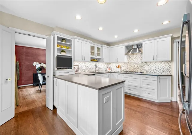 Photo 3 of Single family home for sale at 1745 E Summit Ct, Deerfield, IL 60015 | MLS# 12764232 | Listing updated on 2026-09-23