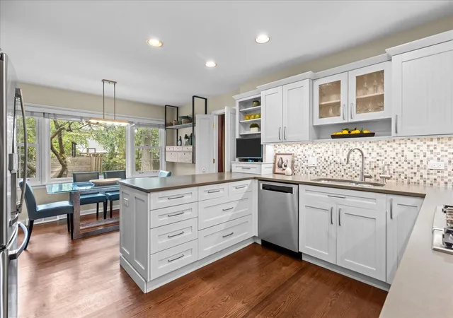 Photo 4 of Single family home for sale at 1745 E Summit Ct, Deerfield, IL 60015 | MLS# 12764232 | Listing updated on 2026-09-23