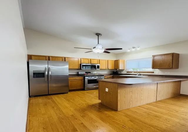 Photo 4 of Single family home for sale at 5708 Brosam Dr, Plainfield, IL 60586 | MLS# 12764236 | Listing updated on 2026-09-20
