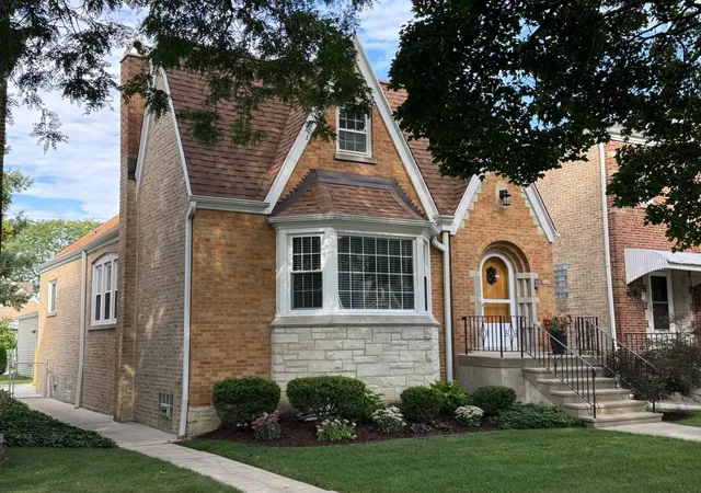 Photo 3 of Single family home for sale at 3246 N Newcastle Ave, Chicago, IL 60634 | MLS# 12764251 | Listing updated on 2026-09-29