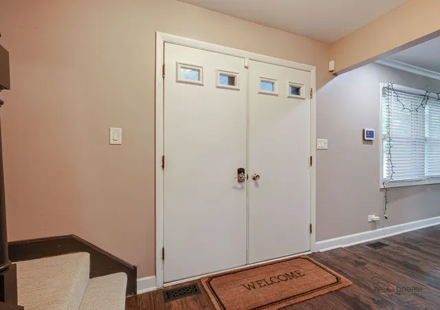 Photo 3 of Single family home for sale at 562 Applegate Ln, Lake Zurich, IL 60047 | MLS# 12764257 | Listing updated on 2026-09-24