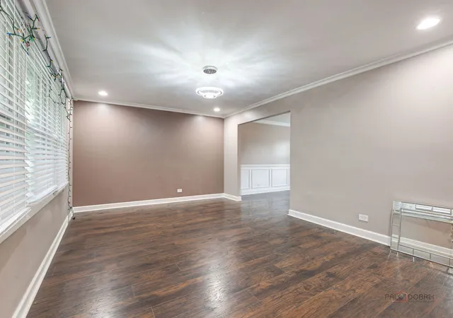 Photo 4 of Single family home for sale at 562 Applegate Ln, Lake Zurich, IL 60047 | MLS# 12764257 | Listing updated on 2026-09-24