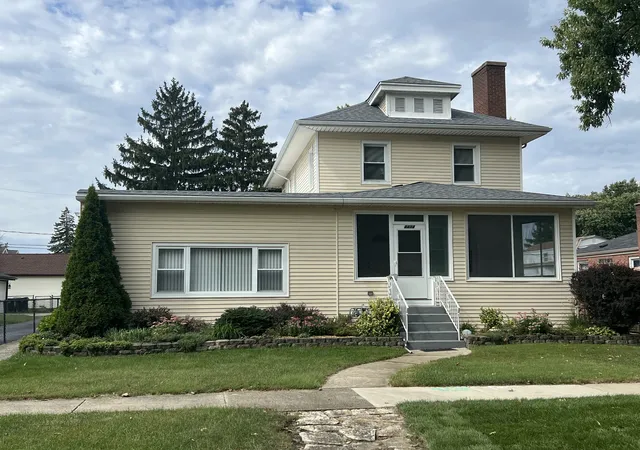 Photo 2 of Single family home for sale at 4434 Dubois Blvd, Brookfield, IL 60513 | MLS# 12764261 | Listing updated on 2026-09-19