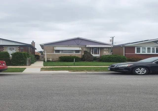 Photo 2 of Single family home for sale at 7734 Massasoit Ave, Burbank, IL 60459 | MLS# 12764262 | Listing updated on 2026-10-01