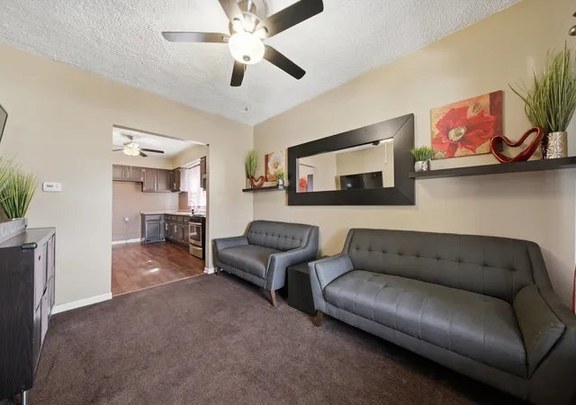 Listing Photo 4 - Condo for sale in building located at 5715 S Oak Park Ave, Chicago, IL 60638