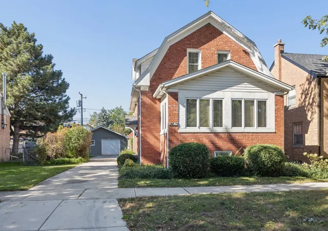Single family home for sale at 3720 Arthur Ave, Brookfield, IL 60513 | MLS# 12764271