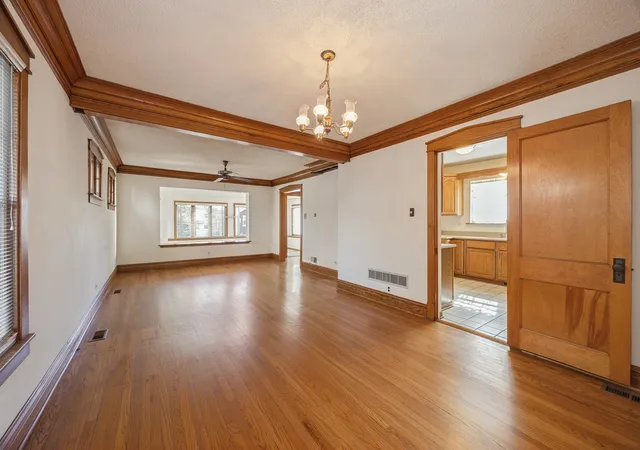 Photo 4 of Single family home for sale at 3720 Arthur Ave, Brookfield, IL 60513 | MLS# 12764271 | Listing updated on 2026-10-22