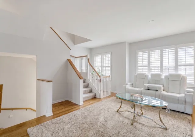 Photo 4 of Townhouse for sale at 821 N Harlem Ave, Oak Park, IL 60302 | MLS# 12764277 | Listing updated on 2026-10-07