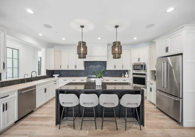 Photo 4 of Single family home for sale at 1885 Amberley Ct, Lake Forest, IL 60045 | MLS# 12764282 | Listing updated on 2026-10-05