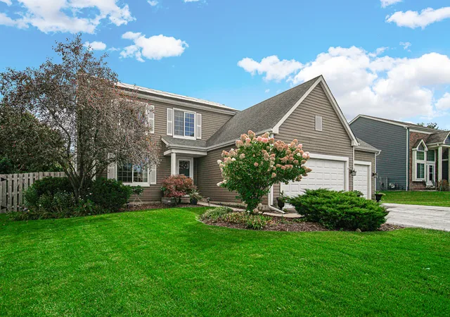 Photo 2 of Single family home for sale at 1121 Millcreek Ln, Algonquin, IL 60102 | MLS# 12764291 | Listing updated on 2026-10-03