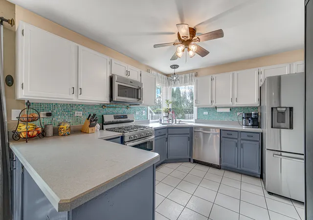 Photo 3 of Single family home for sale at 1121 Millcreek Ln, Algonquin, IL 60102 | MLS# 12764291 | Listing updated on 2026-10-03