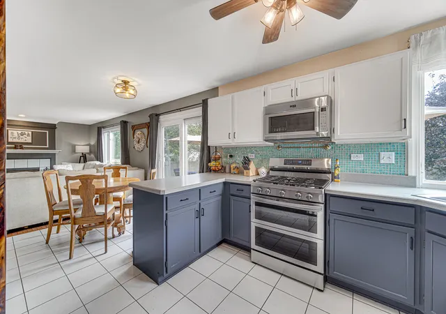 Photo 4 of Single family home for sale at 1121 Millcreek Ln, Algonquin, IL 60102 | MLS# 12764291 | Listing updated on 2026-10-03