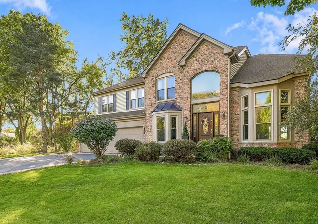 Photo 2 of Single family home for sale at 170 Salford Dr, Algonquin, IL 60102 | MLS# 12764310 | Listing updated on 2026-10-08
