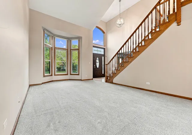 Photo 3 of Single family home for sale at 170 Salford Dr, Algonquin, IL 60102 | MLS# 12764310 | Listing updated on 2026-10-08