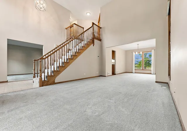 Photo 4 of Single family home for sale at 170 Salford Dr, Algonquin, IL 60102 | MLS# 12764310 | Listing updated on 2026-10-08