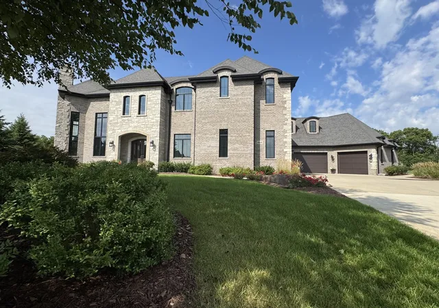 Photo 3 of Single family home for sale at 18640 S Cornflower Ct, Mokena, IL 60448 | MLS# 12764314 | Listing updated on 2026-10-06