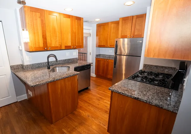 Photo 4 of Condo for sale at 4420 N Ashland Ave #2W, Chicago, IL 60640 | MLS# 12764319 | Listing updated on 2026-09-21