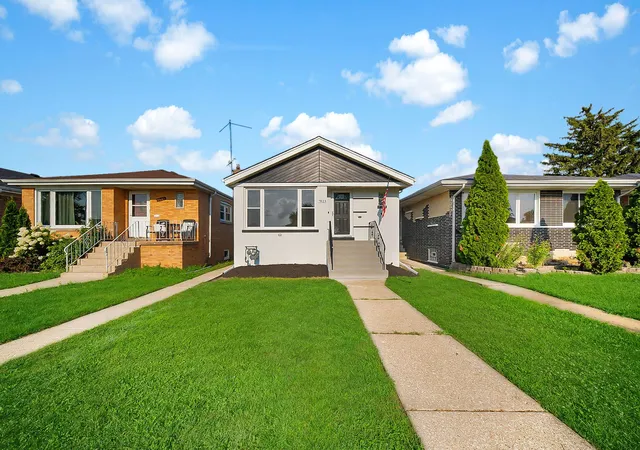 Photo 2 of Single family home for sale at 7823 Moody Ave, Burbank, IL 60459 | MLS# 12764342 | Listing updated on 2026-09-22