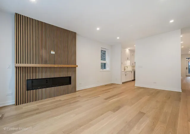 Photo 2 of Condo for sale at 3721 N Kenmore Ave #1, Chicago, IL 60613 | MLS# 12764345 | Listing updated on 2026-09-26