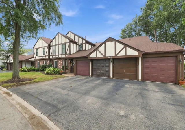 Photo 3 of Condo for sale at 2158 Lancaster Cir #101C, Naperville, IL 60565 | MLS# 12764349 | Listing updated on 2026-09-22