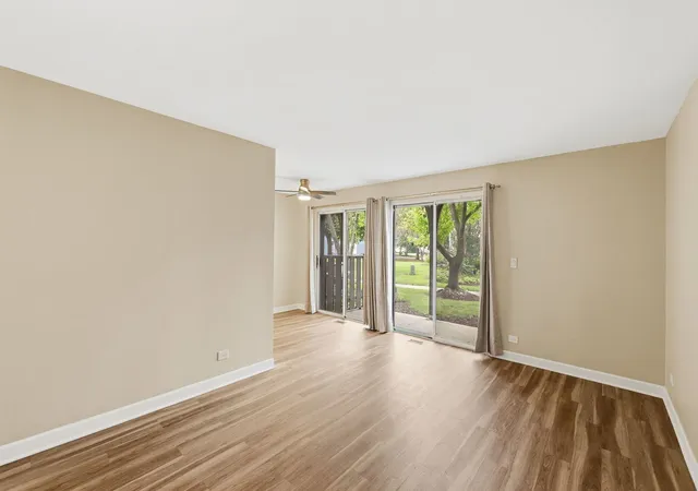 Listing Photo 5 - Condo for sale in building located at 2158 Lancaster Cir, Naperville, IL 60565 - Unit #101C