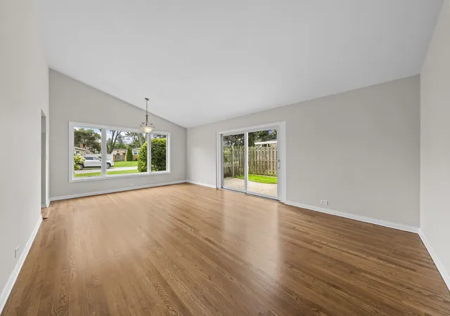 Photo 2 of Single family home for sale at 2612 Fontana Dr, Glenview, IL 60025 | MLS# 12764356 | Listing updated on 2026-10-06