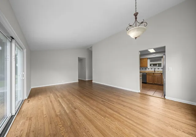 Photo 4 of Single family home for sale at 2612 Fontana Dr, Glenview, IL 60025 | MLS# 12764356 | Listing updated on 2026-10-06
