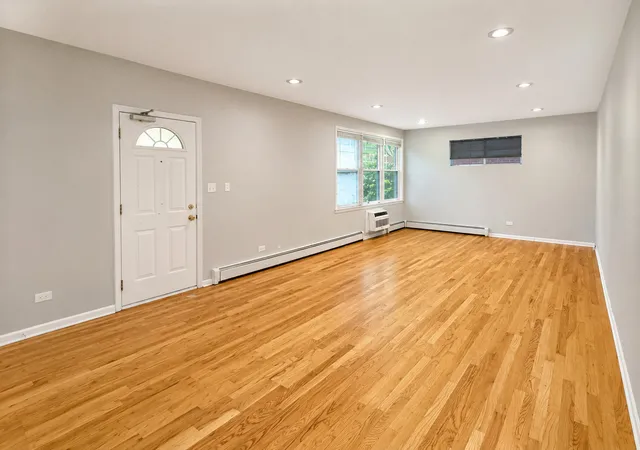 Listing Photo 4 - Condo for sale in building located at 1536 W Pratt Blvd, Chicago, IL 60626 - Unit #3D