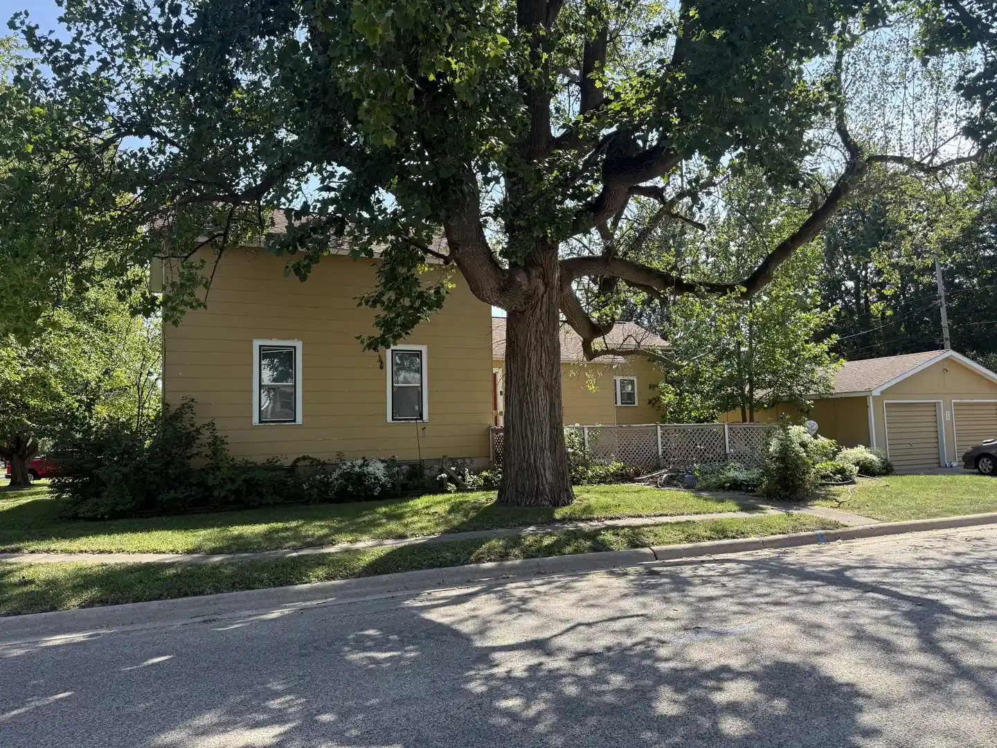 Listing Photo 2 - Condo for sale in 726 N Church St located at 726 N Church St, Princeton, IL 61356 - Unit 726 N Church St