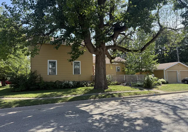 Photo 2 of Multi family home for sale at 726 N Church St, Princeton, IL 61356 | MLS# 12764365 | Listing updated on 2026-09-23