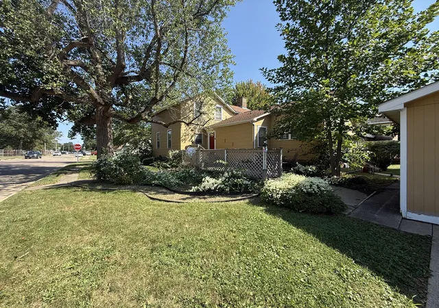 Listing Photo 5 - Condo for sale in building located at 726 N Church St, Princeton, IL 61356