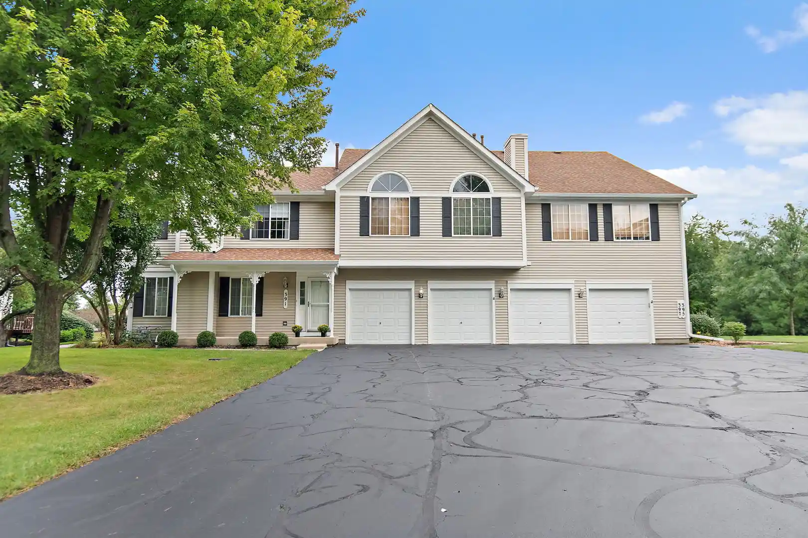 Listing Photo 22 - Condo for sale in 393 Lowell Dr located at 393 Lowell Dr, South Elgin, IL 60177 - Unit #393