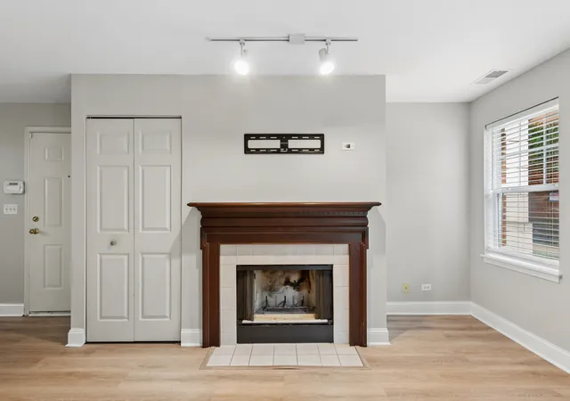 Photo 4 of Condo for sale at 301a W Goethe St #201, Chicago, IL 60610 | MLS# 12764375 | Listing updated on 2026-09-24
