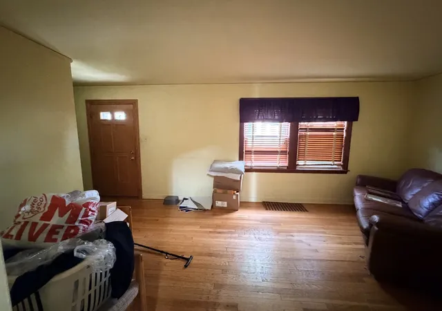 Photo 3 of Townhouse for sale at 5329 S Mason Ave, Chicago, IL 60638 | MLS# 12764377 | Listing updated on 2026-09-19