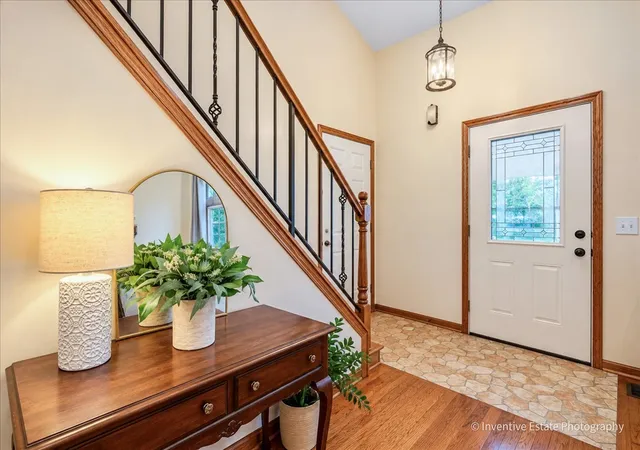 Photo 3 of Townhouse for sale at 1307 Seabury Cir, Carol Stream, IL 60188 | MLS# 12764383 | Listing updated on 2026-09-25