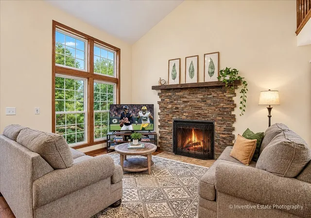 Photo 3 of Townhouse for sale at 1307 Seabury Cir, Carol Stream, IL 60188 | MLS# 12764383 | Listing updated on 2026-09-25