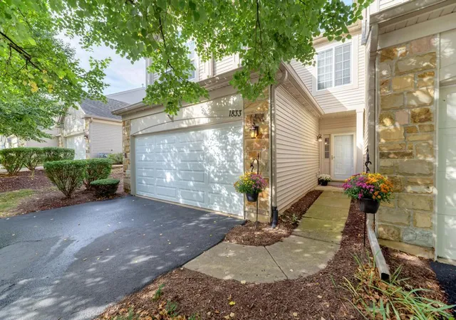 Photo 3 of Condo for sale at 1833 Misty Ridge Ln #0, Aurora, IL 60503 | MLS# 12764387 | Listing updated on 2026-09-20