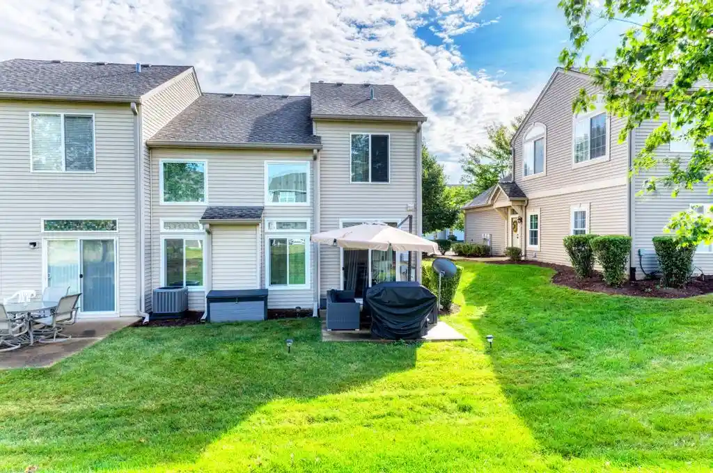 Listing Photo 32 - Condo for sale in 1833 Misty Ridge Ln located at 1833 Misty Ridge Ln, Aurora, IL 60503 - Unit 1833 Misty Ridge Ln