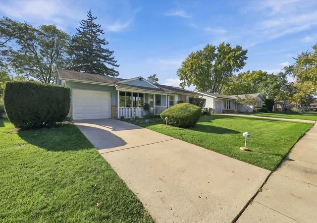 Photo 1 of Single family home for sale at 760 Crest Ave, Elk Grove Village, IL 60007 | MLS# 12764408 | Listing updated on 2026-10-29